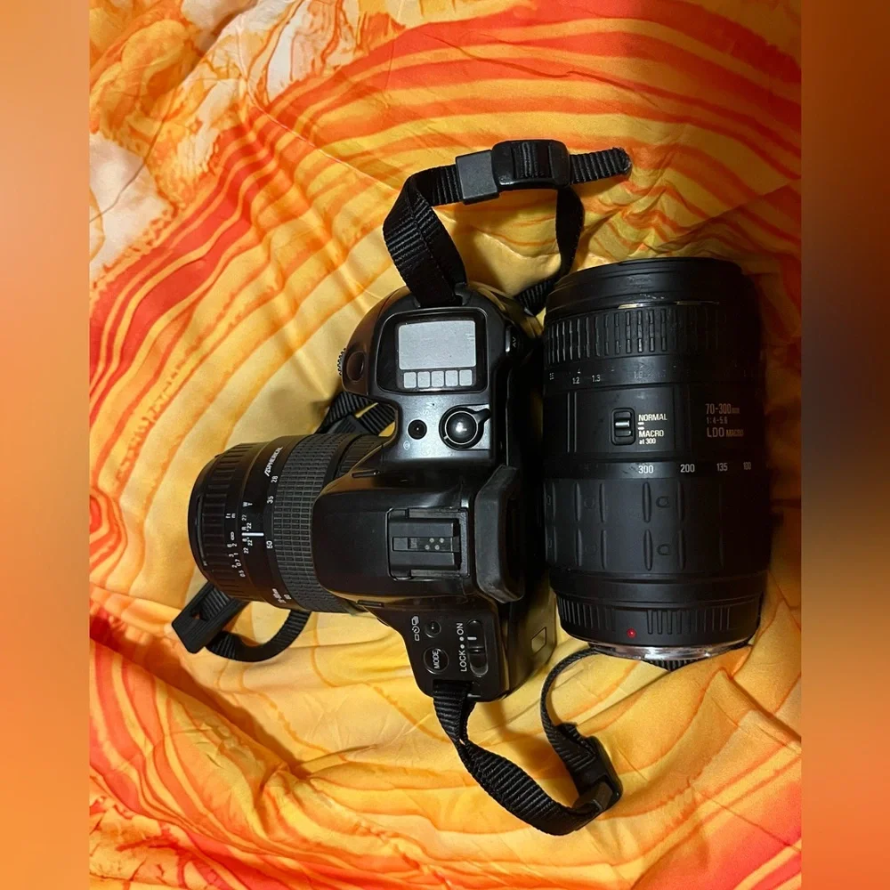 Minolta Maxxum 431si w/2 Lens